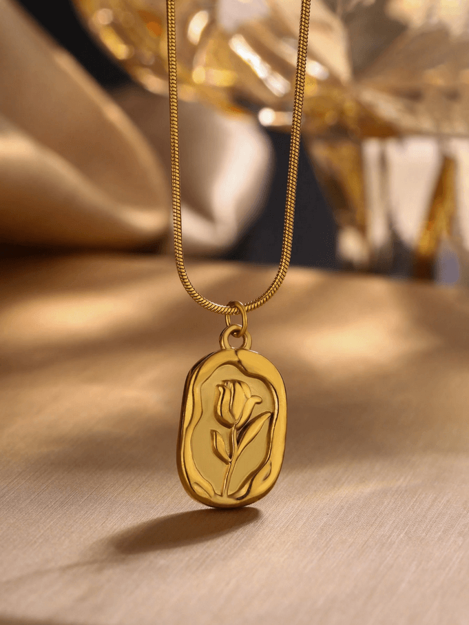 Elle Vintage Design Necklace in 18k PVD Gold Plated