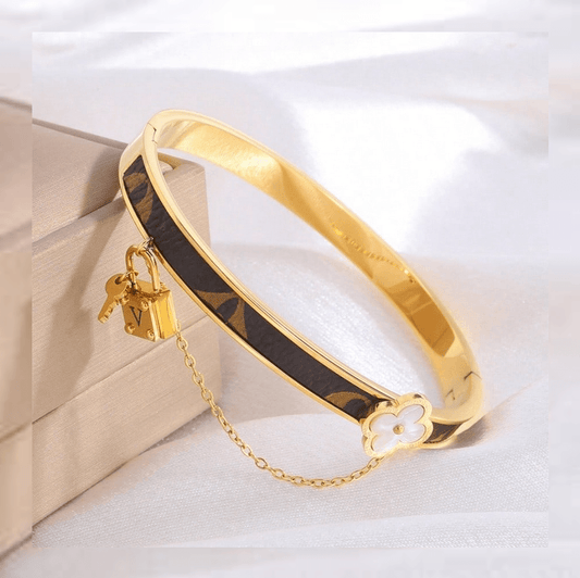 Elle Four Leaf and Lock Charm Bangle Bracelet in Vermeil Gold