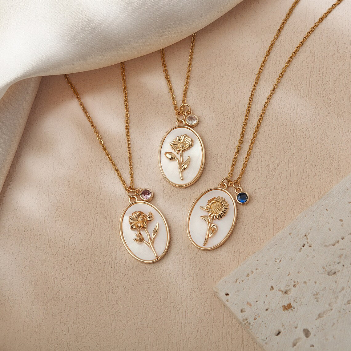 Elle Timeless Birthstone & Birthfllower Necklace in Vermeil Gold Plated