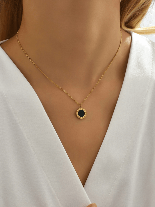 Elle Chic Necklace in 18k Gold Vermeil
