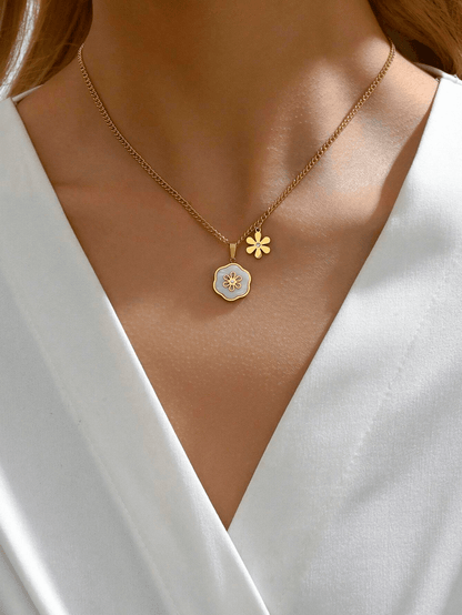 Elle Chic Design Flower Pendant Necklace in 18k Gold Vermeil
