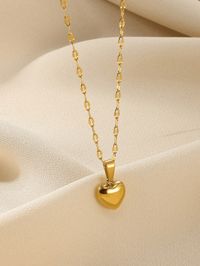 Elle Dainty Heart Necklace in 18k PVD Gold Plated