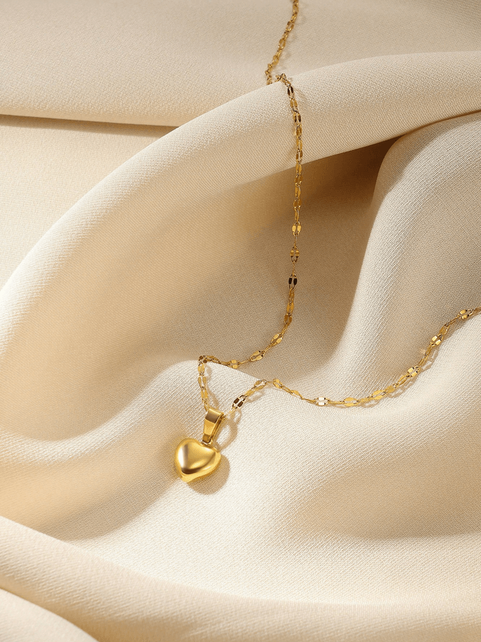 Elle Dainty Heart Necklace in 18k PVD Gold Plated
