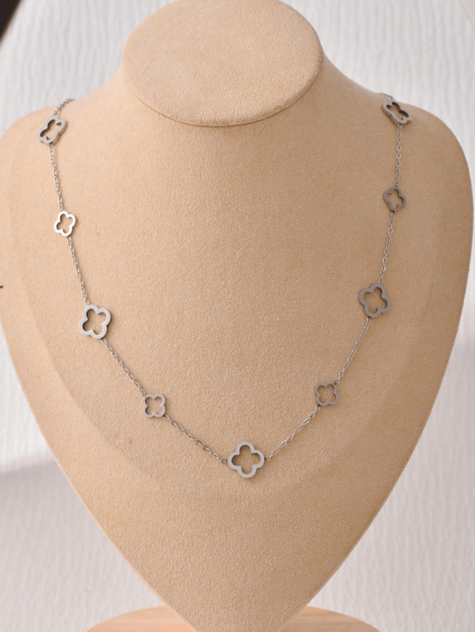 Four Leaf Clover Elegant Necklace in 18k PVD Gold Plated