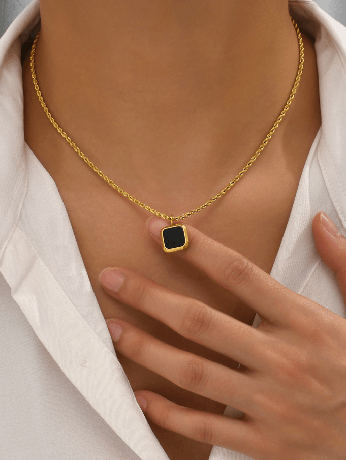 Elle Black Onix Pendant Necklace in 18k PVD Gold Plated