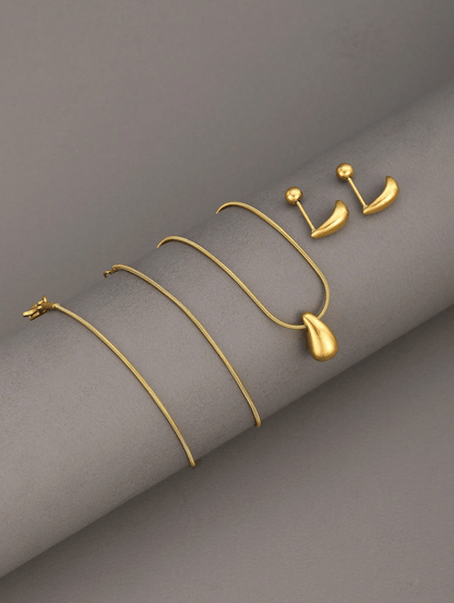 Elle Waterdrop Earrings and Necklace Jewelry Set in 18k Gold Vermeil